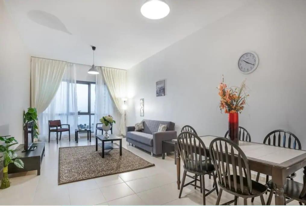 Huge 3 Bedroom Front