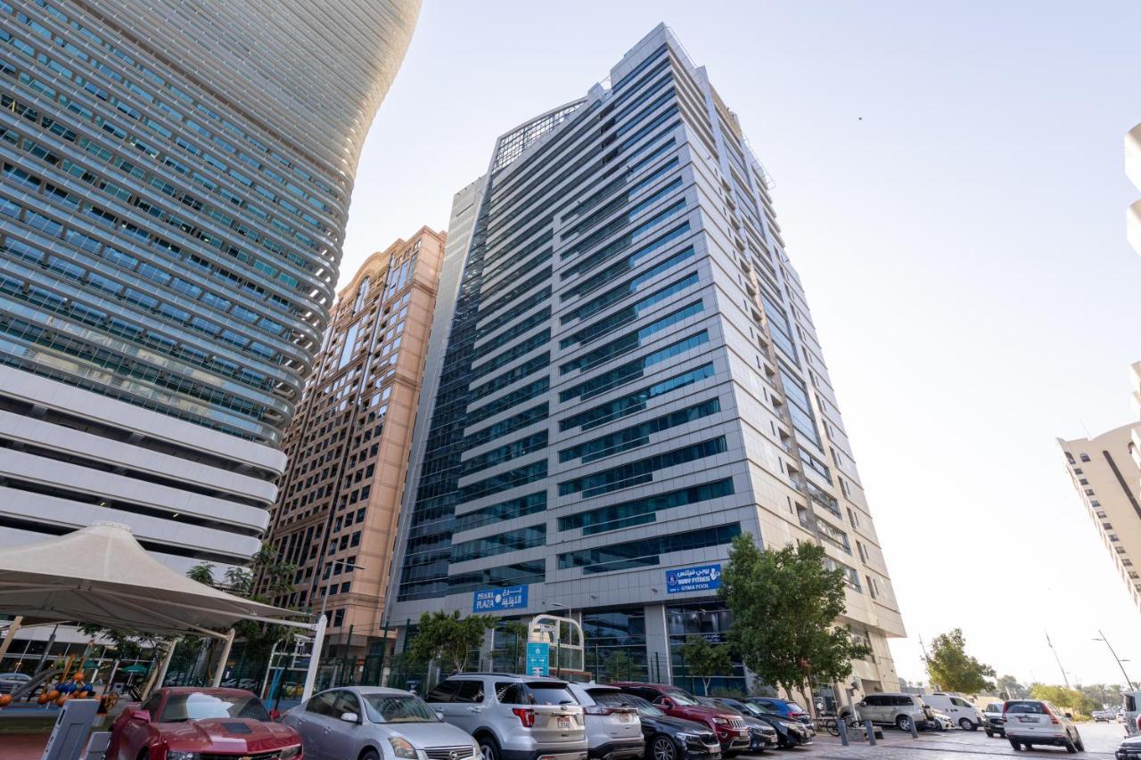 Appartamento Huge 3 Bedroom Front Abu Dhabi